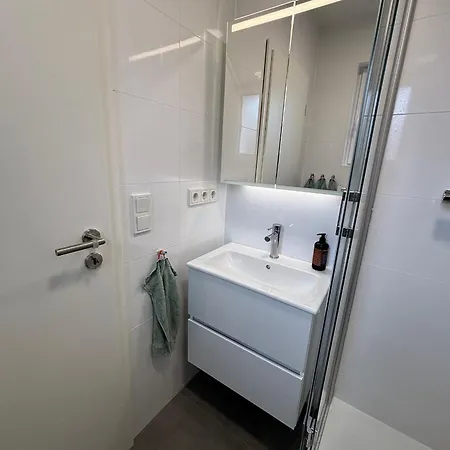 Strandfloh Lägenhet *